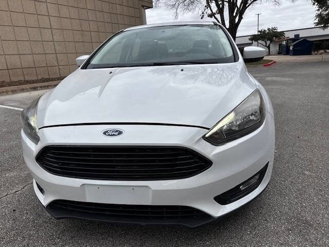 Used 2018 Ford Focus SE w/ SE Appearance Package image 5