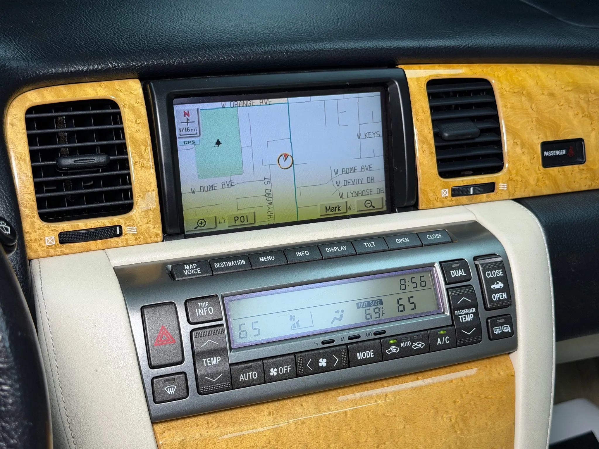 Used 2004 Lexus SC 430 Convertible image 33