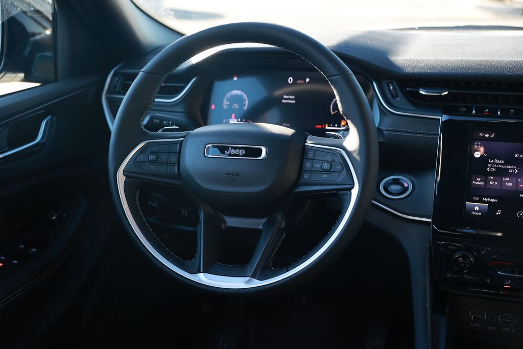 New 2025 Jeep Grand Cherokee Altitude image 22