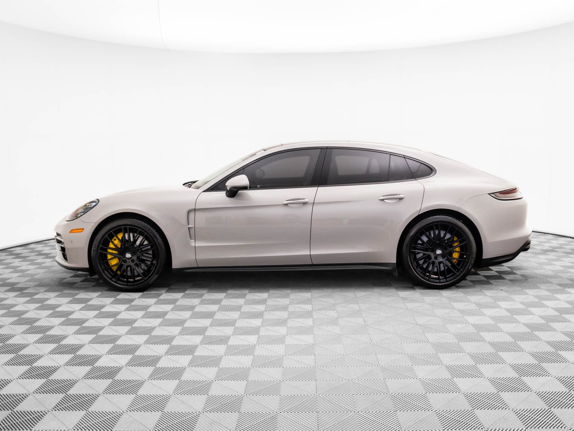 Used 2021 Porsche Panamera Turbo S w/ Premium Package image 2