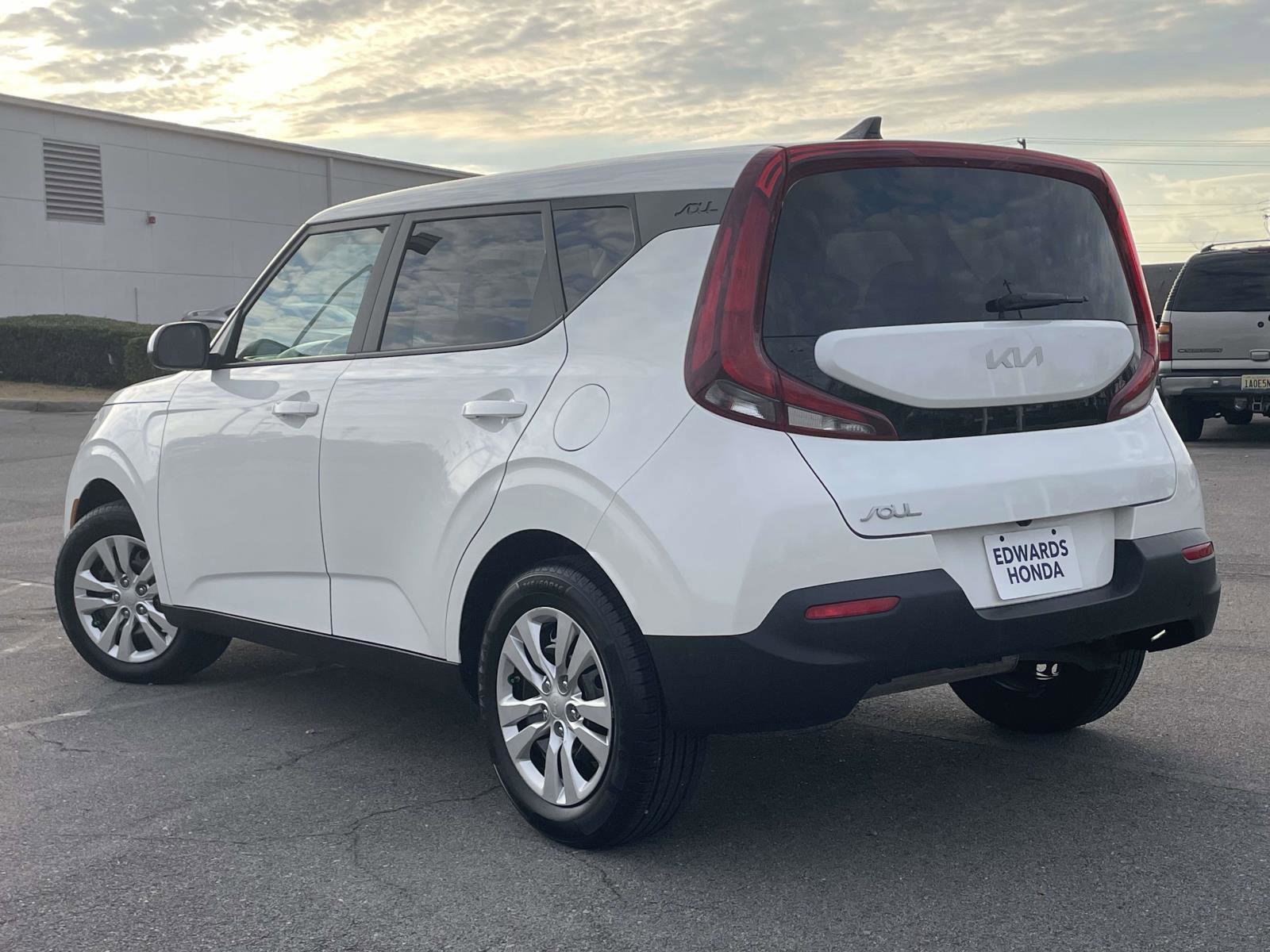 Used 2022 Kia Soul LX image 24