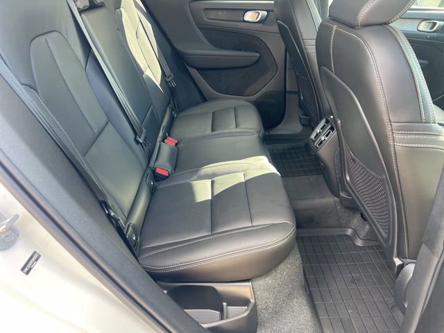 New 2026 Volvo XC40 B5 Plus w/ Protection Package Premier AWD/4WD image 17