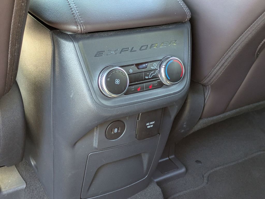Used 2025 Ford Explorer Platinum w/ LUX Leather Package image 26