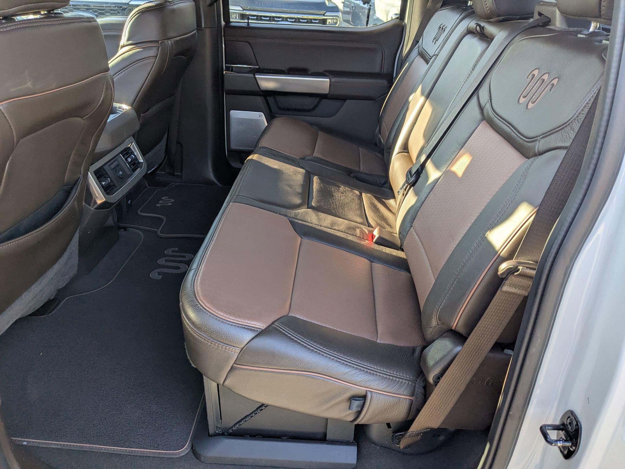 Used 2023 Ford F450 King Ranch w/ Chrome Package image 39