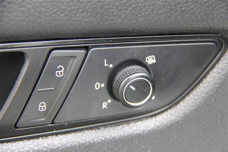 Used 2022 Volkswagen Passat 2.0T FWD image 18