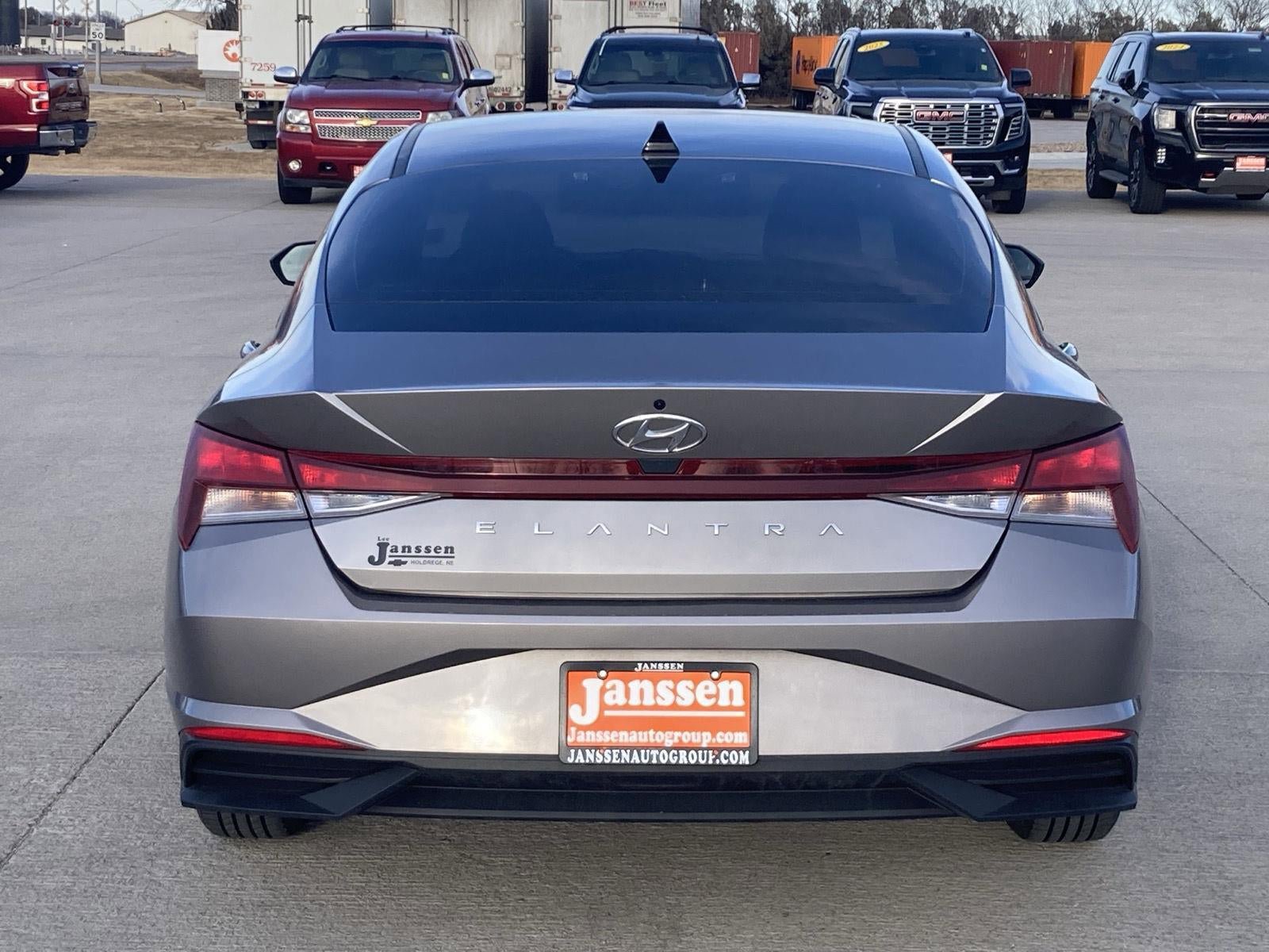 Used 2023 Hyundai Elantra SE FWD image 7