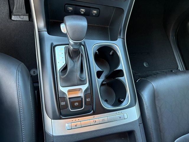 Used 2023 Kia Carnival LX image 18