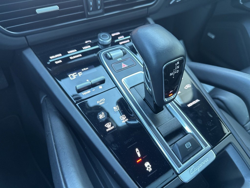 Certified 2023 Porsche Cayenne Platinum Edition image 12