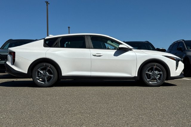 New 2026 Kia K4 FWD image 3