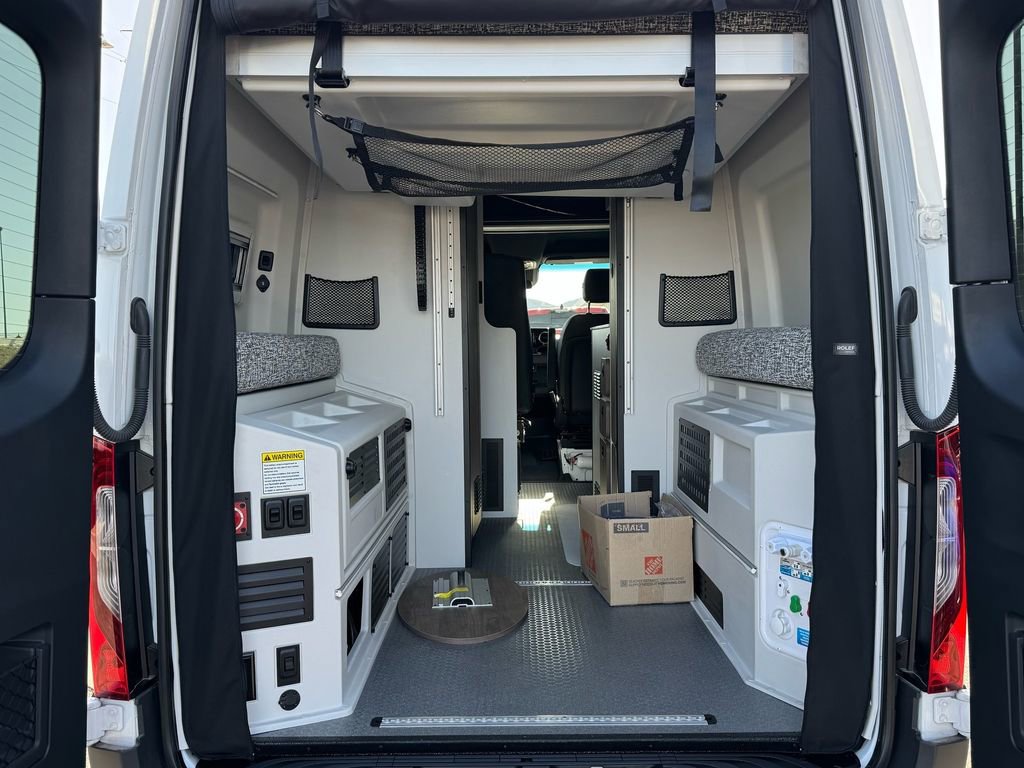 Used 2023 Mercedes-Benz Sprinter 2500 image 36