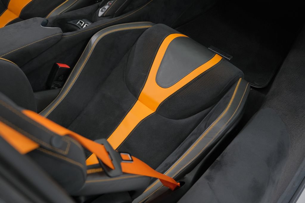 Used 2020 McLaren 720S Spider RWD image 21
