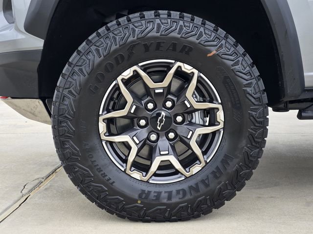 New 2026 Chevrolet Colorado ZR2 w/ Technology Package AWD/4WD image 8