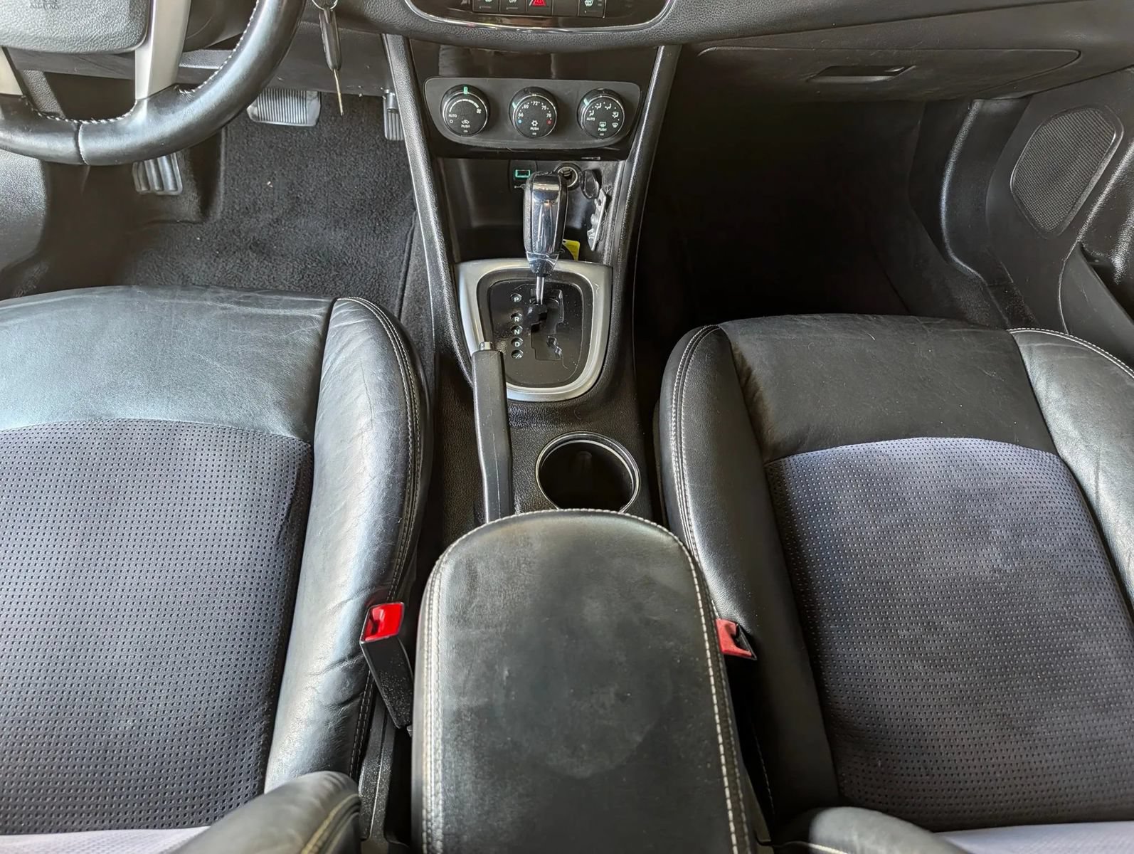 Used 2012 Chrysler 200 S FWD image 29