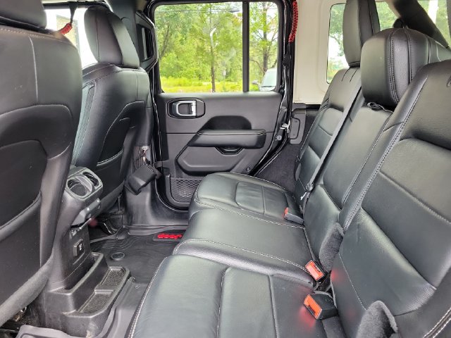 Used 2019 Jeep Wrangler Unlimited Sahara w/ Uconnect 4C Nav & Sound Group AWD/4WD image 13