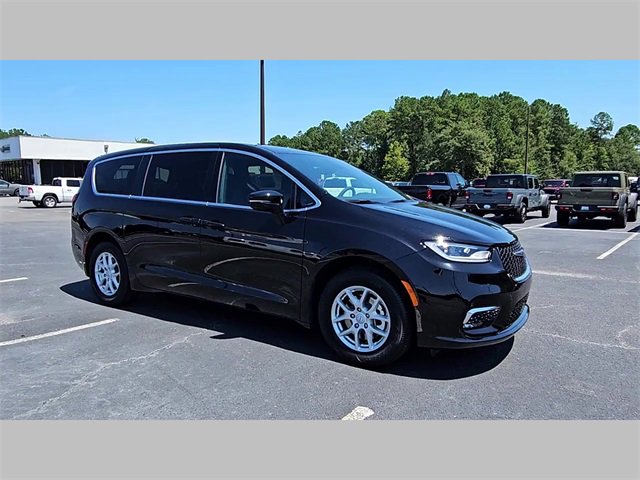 New 2026 Chrysler Pacifica Select image 15