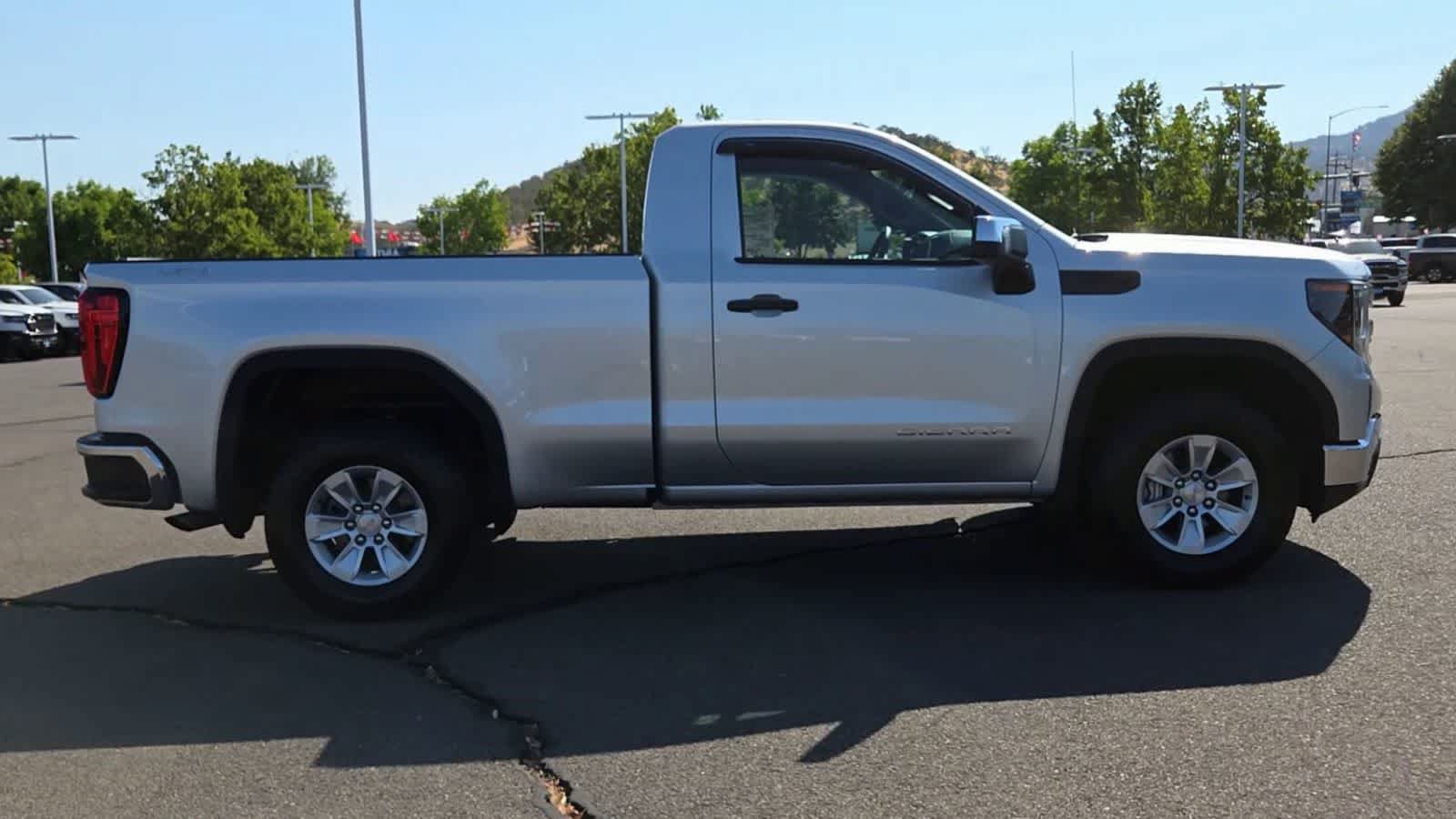 Used 2022 GMC Sierra 1500 Pro w/ Convenience Package AWD/4WD image 9
