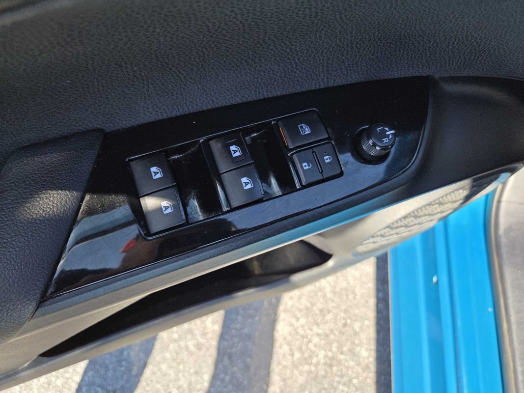 Used 2017 Toyota Prius Prime Advanced w/ Protection Package FWD image 16