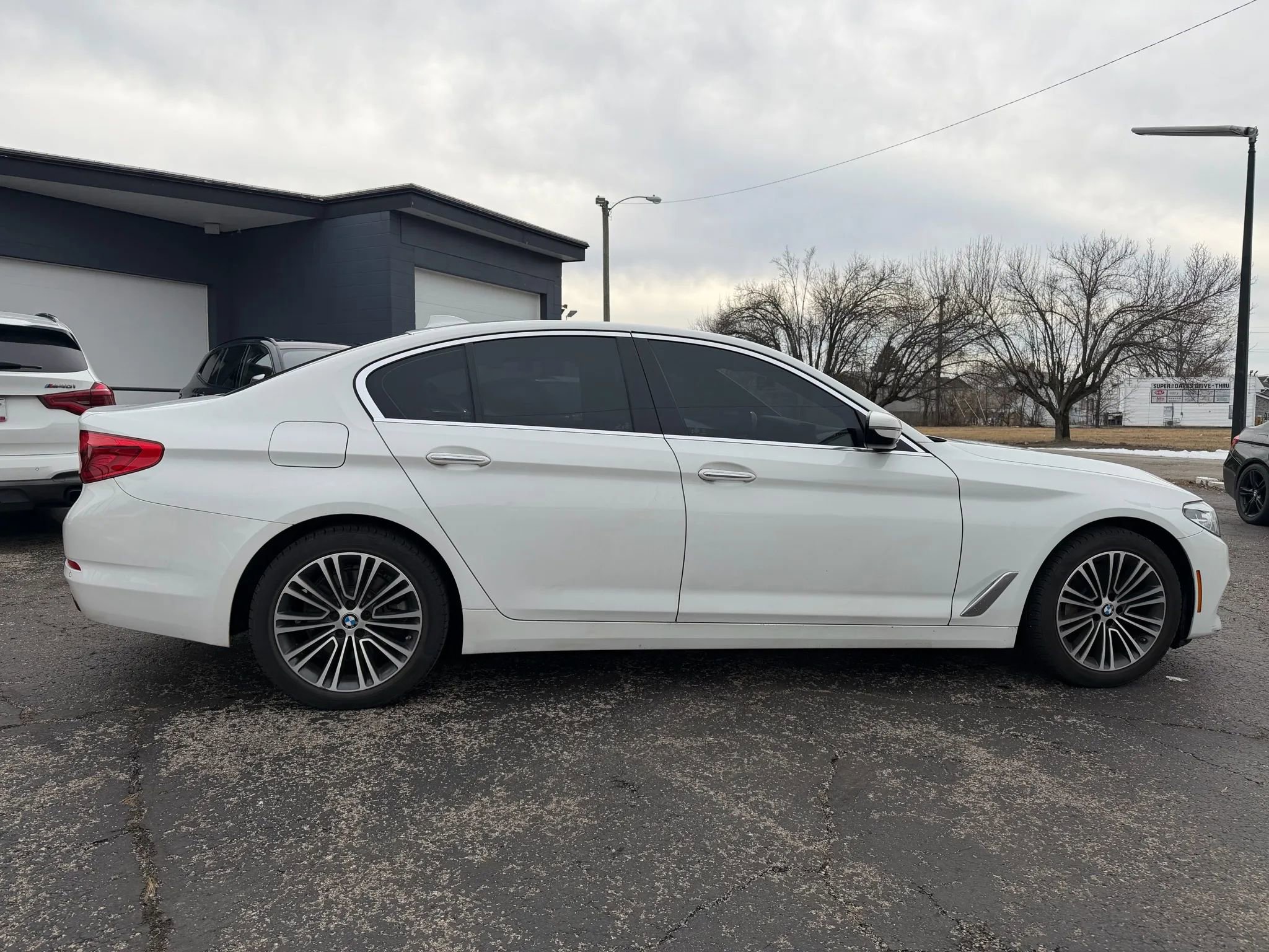 Used 2017 BMW 530i xDrive image 9
