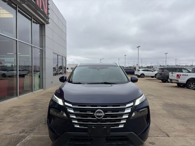 Used 2024 Nissan Rogue SV w/ SV Premium Package image 7