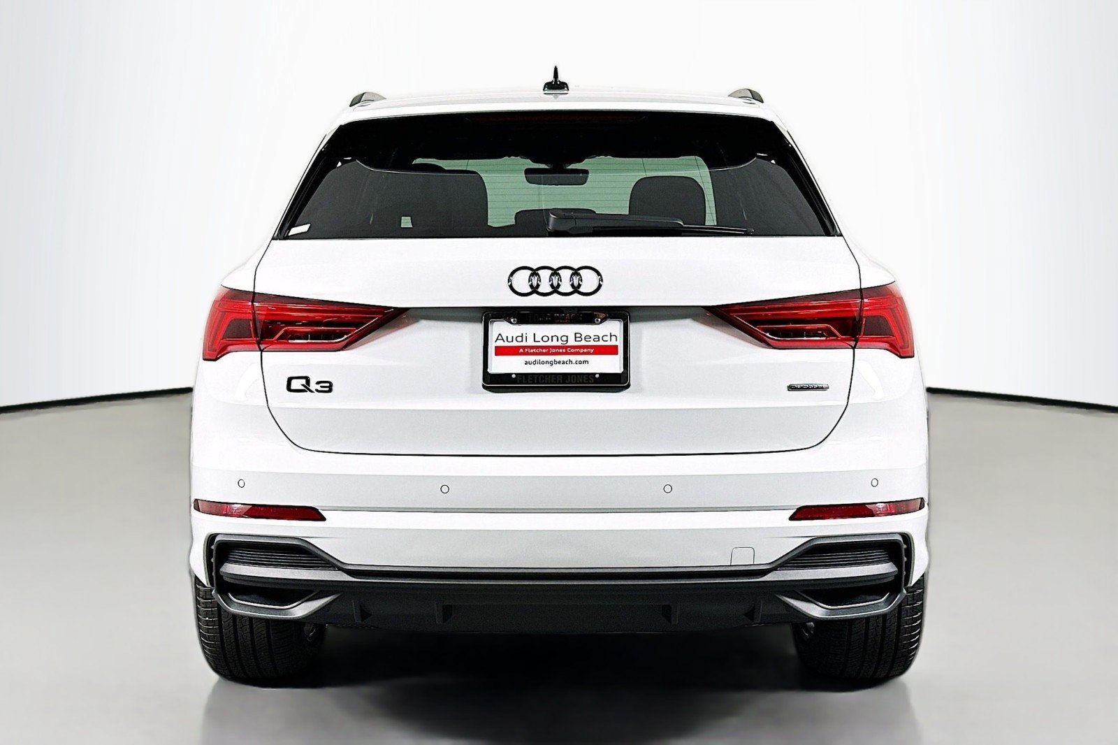 Used 2025 Audi Q3 2.0T Premium Plus w/ Premium Plus Package AWD/4WD image 3