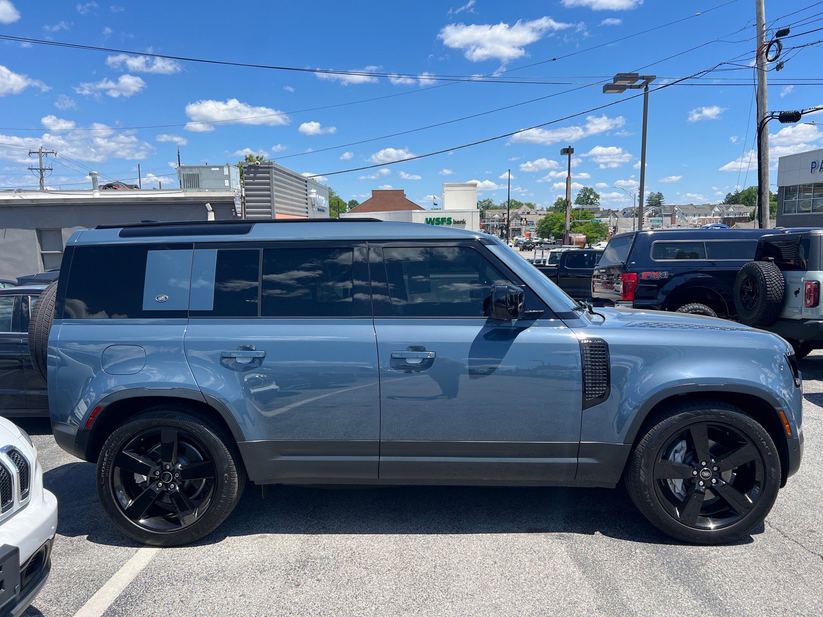 Used 2020 Land Rover Defender 110 SE AWD/4WD image 4