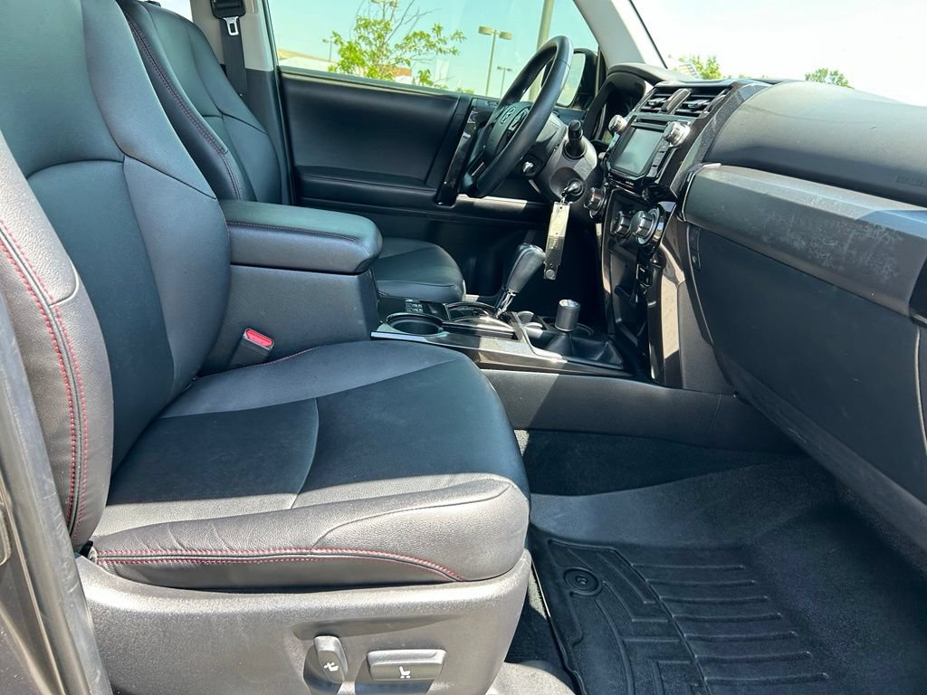 Used 2016 Toyota 4Runner Trail Premium AWD/4WD image 31