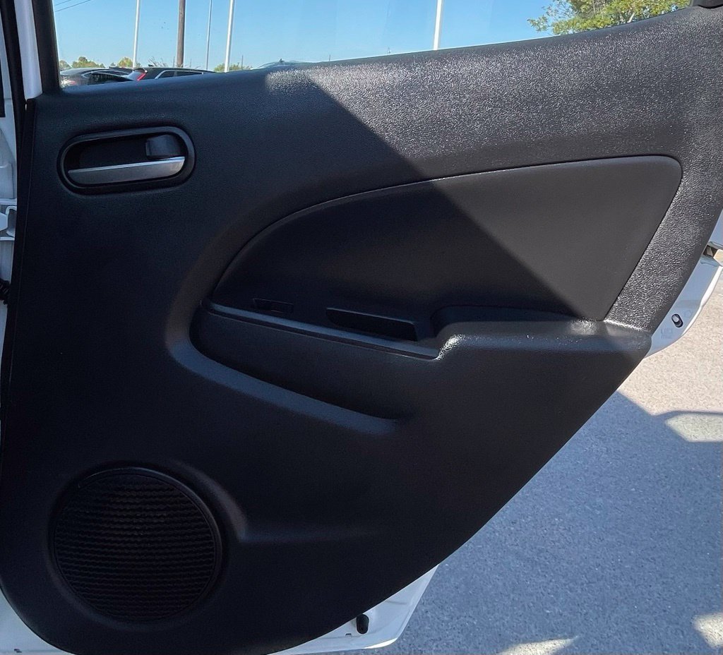Used 2014 MAZDA MAZDA2 Sport FWD image 29
