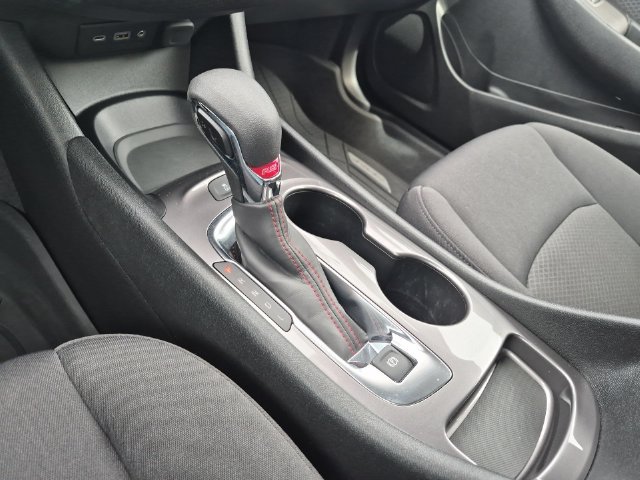 Used 2025 Chevrolet Malibu RS FWD image 18