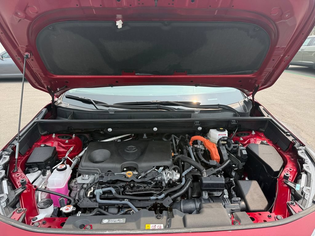 Used 2025 Toyota RAV4 XLE AWD/4WD image 32