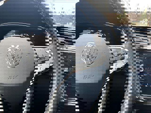 Used 2024 Volkswagen Tiguan SE image 24