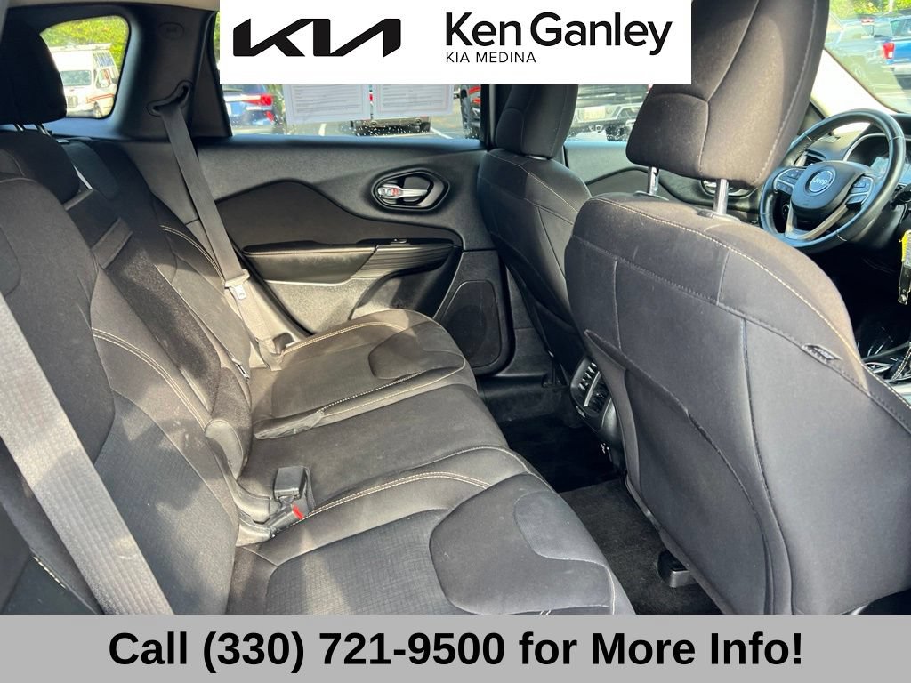 Used 2015 Jeep Cherokee Latitude w/ Cold Weather Group AWD/4WD image 50