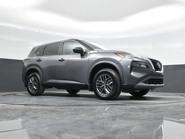 Used 2023 Nissan Rogue S image 37
