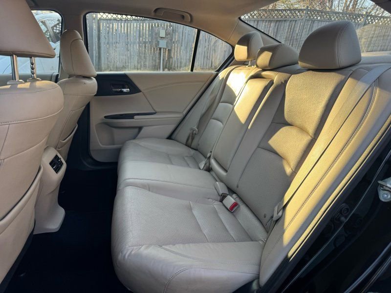 Used 2015 Honda Accord EX-L image 18