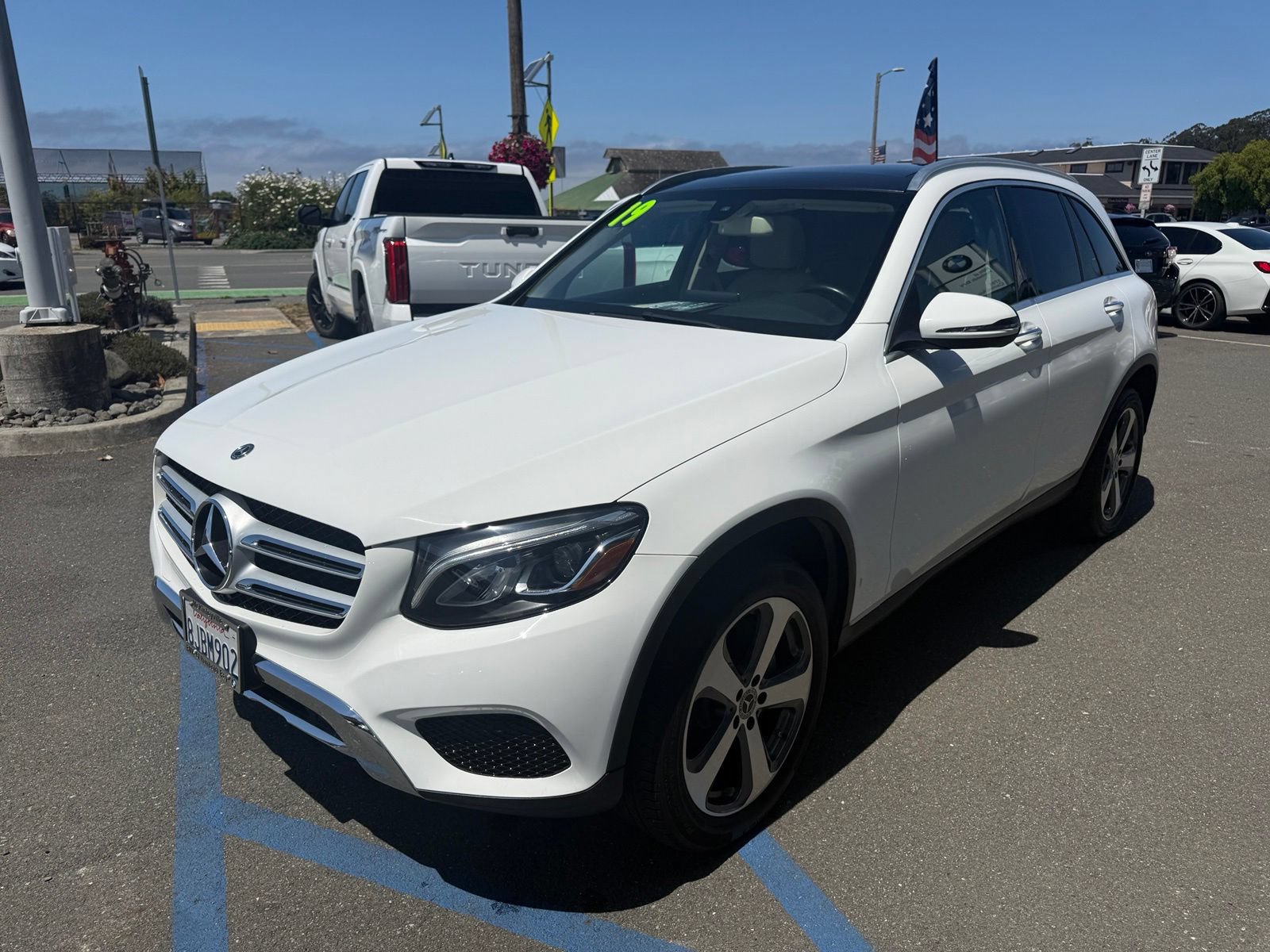 Used 2019 Mercedes-Benz GLC 300 4MATIC image 4