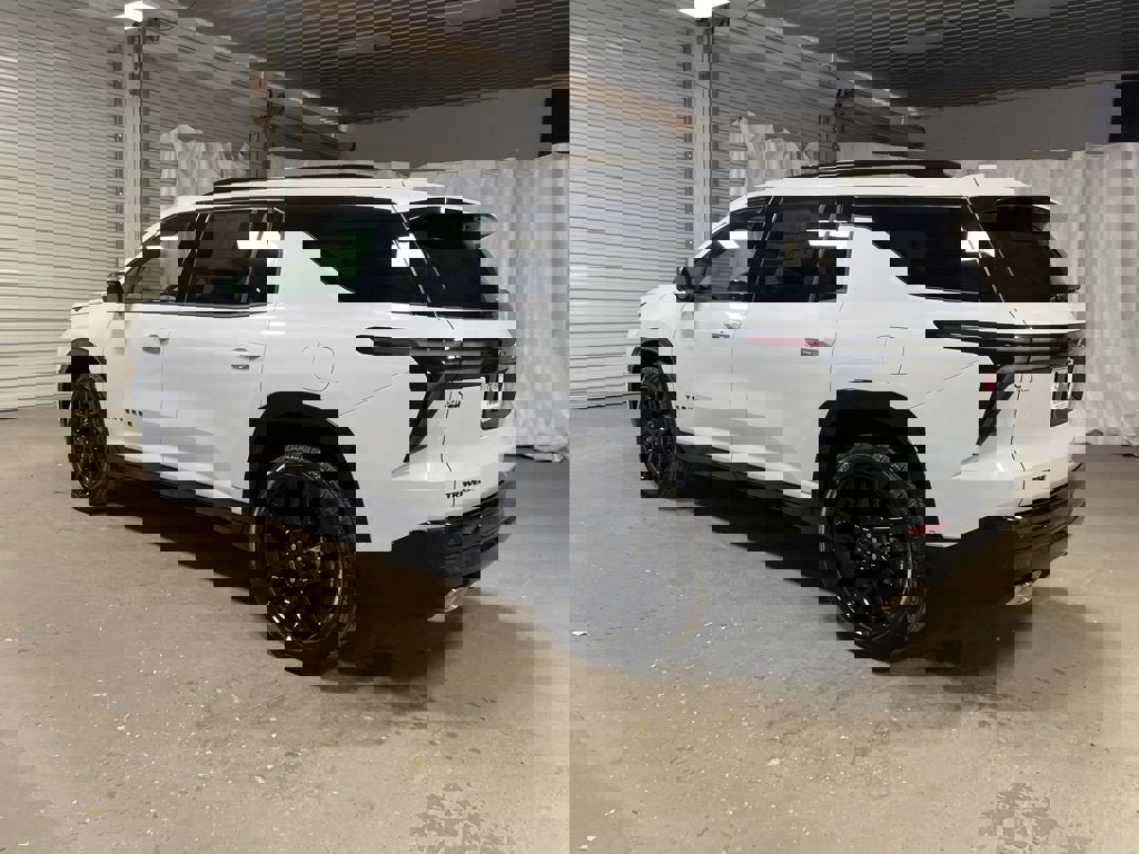 New 2026 Chevrolet Traverse RS w/ LPO, Floor Liner Package image 5