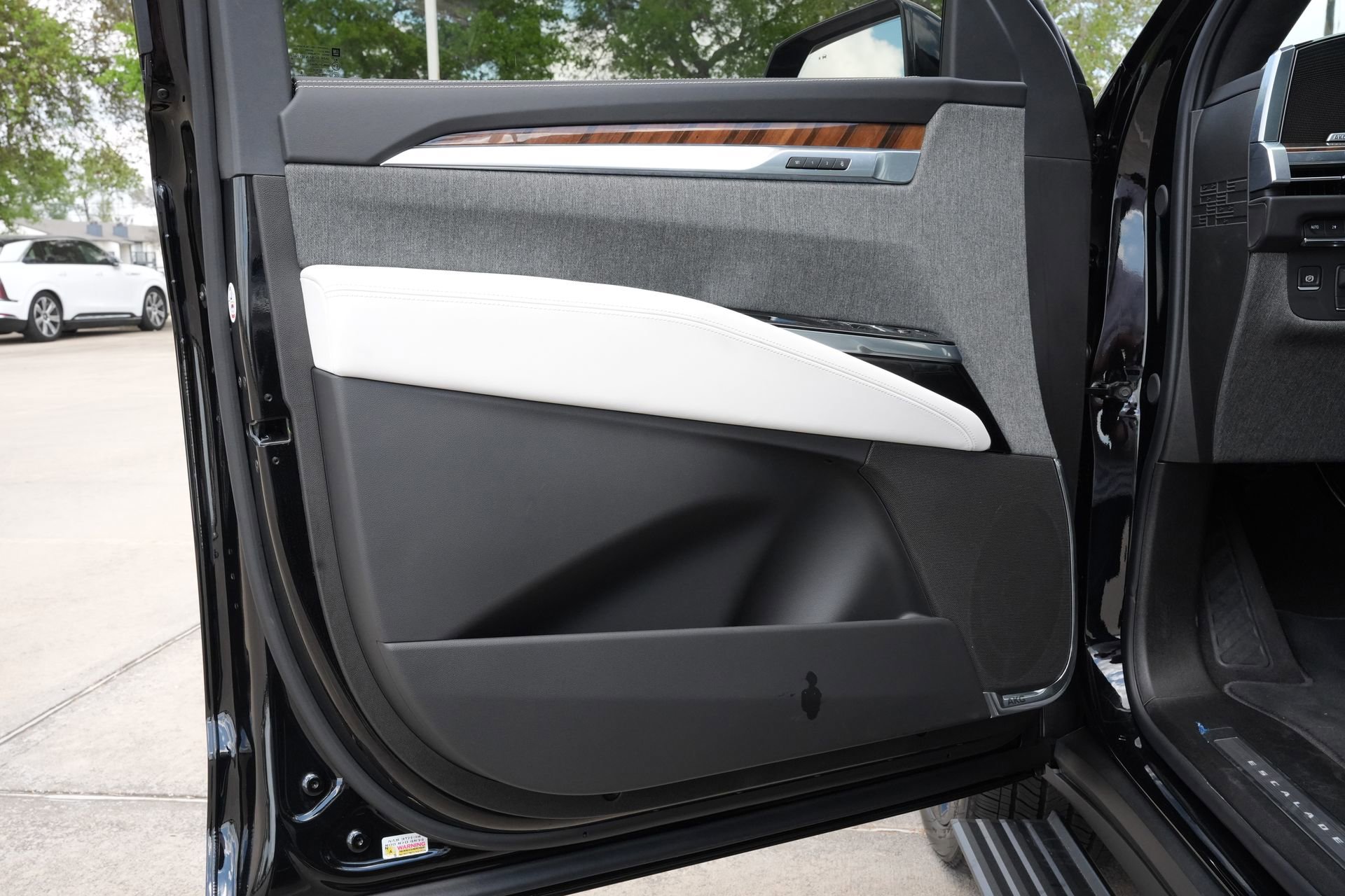 Certified 2026 Cadillac Escalade Platinum Sport w/ LPO, ONYX Package image 19