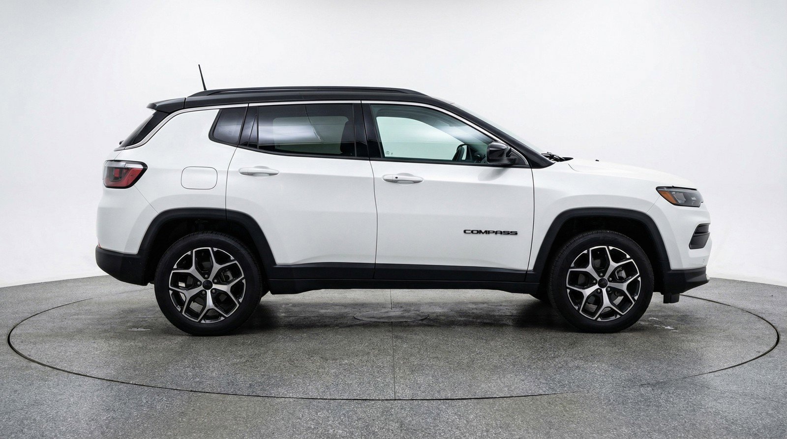 Used 2025 Jeep Compass Limited AWD/4WD image 11