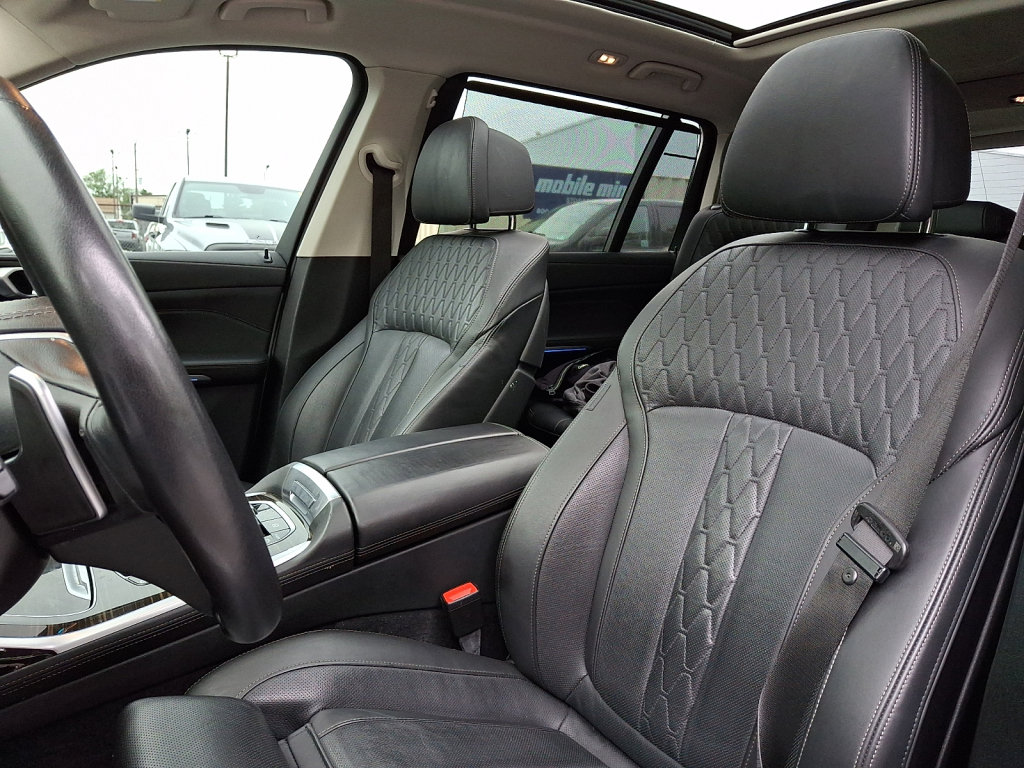 Used 2025 BMW X7 xDrive40i AWD/4WD image 22