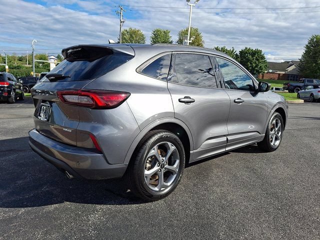 Used 2023 Ford Escape ST-Line w/ Tech Pack #1 AWD/4WD image 8