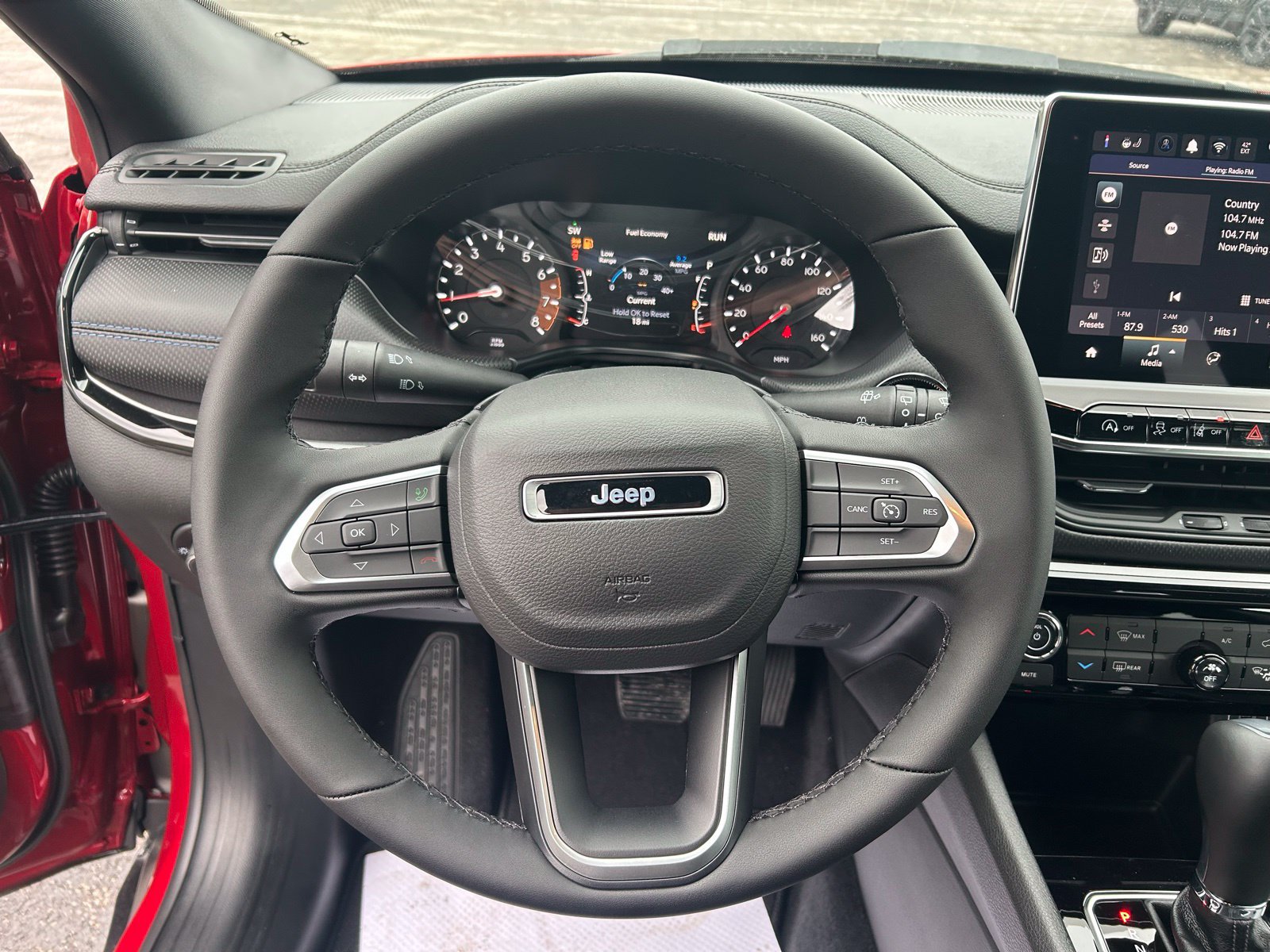 Used 2026 Jeep Compass Latitude AWD/4WD image 17
