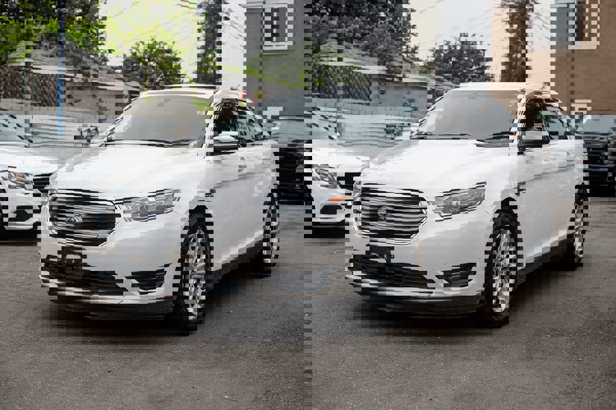 Used 2018 Ford Taurus SEL w/ Equipment Group 201A image 13