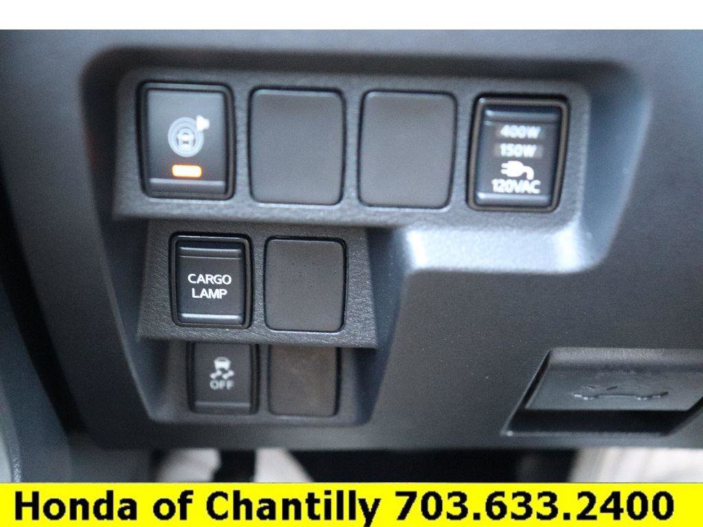 Used 2025 Nissan Frontier SV w/ SV Convenience Package image 23