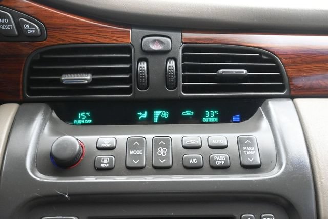 Used 2004 Cadillac De Ville w/ Equipment Group FWD image 31
