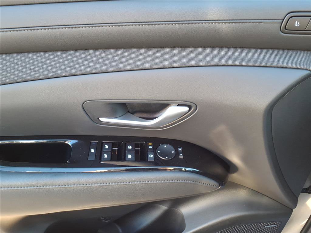 Used 2025 Hyundai Tucson Limited image 14
