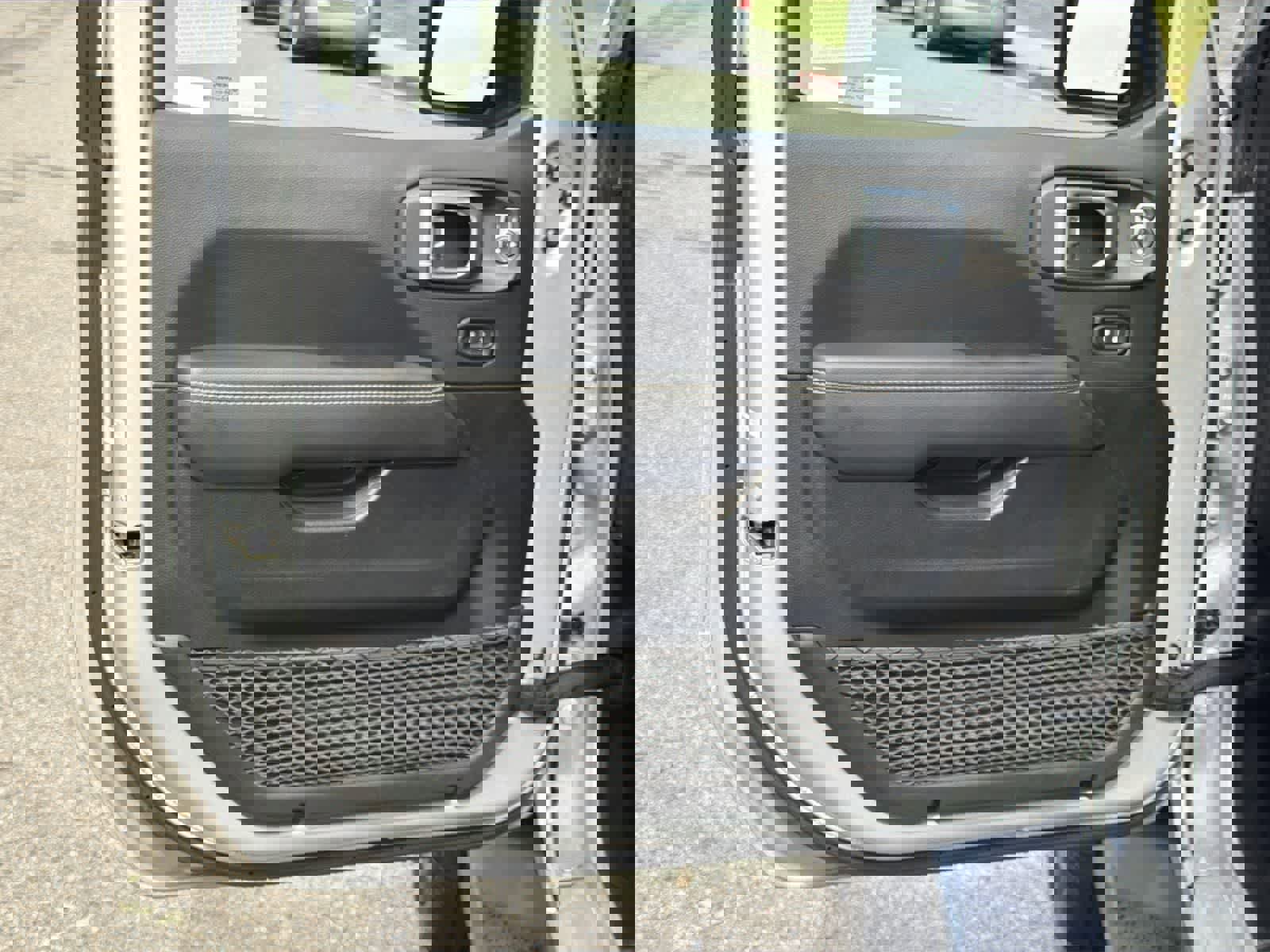 Used 2023 Jeep Wrangler Sahara w/ Cold Weather Group image 21