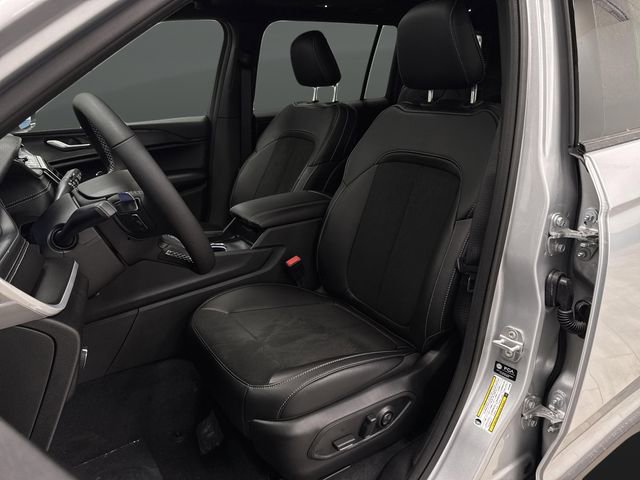 New 2025 Jeep Grand Cherokee L Altitude image 4