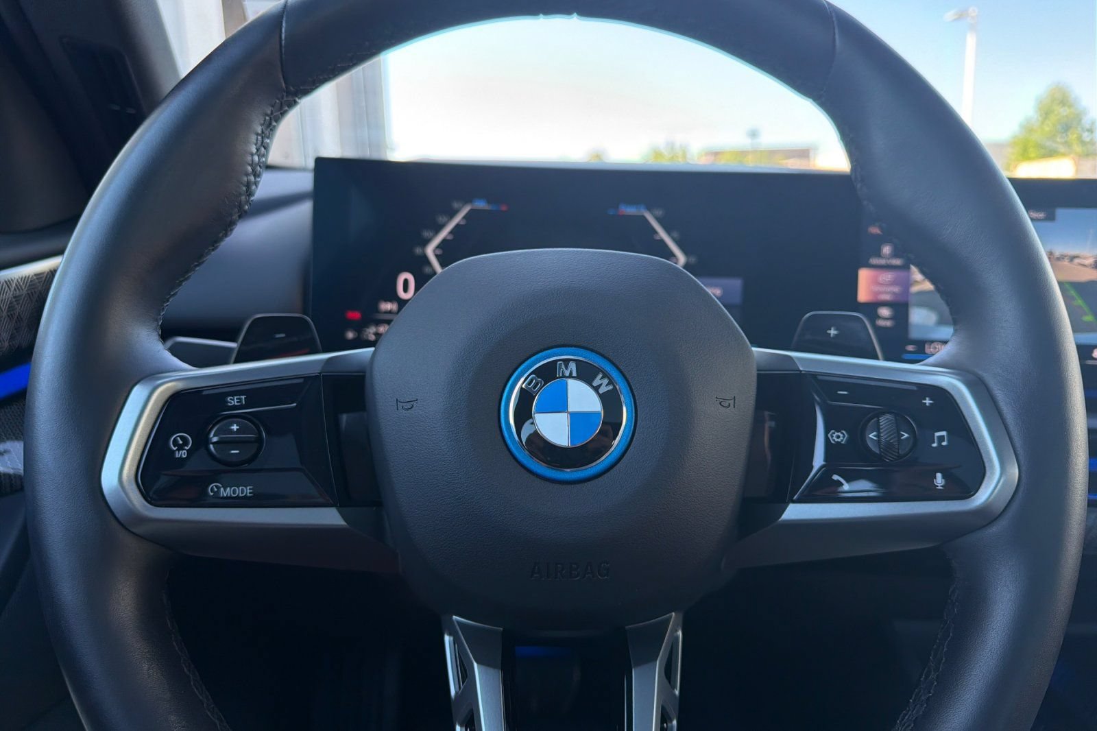 Used 2026 BMW 550e xDrive AWD/4WD image 27