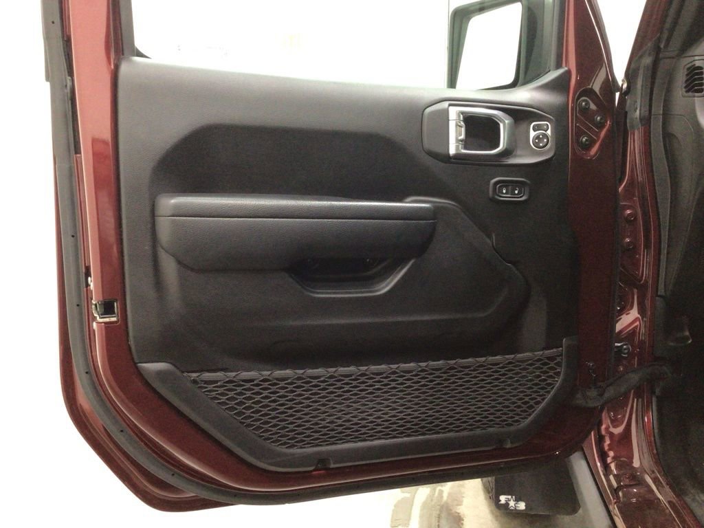 Used 2022 Jeep Gladiator Sport AWD/4WD image 18