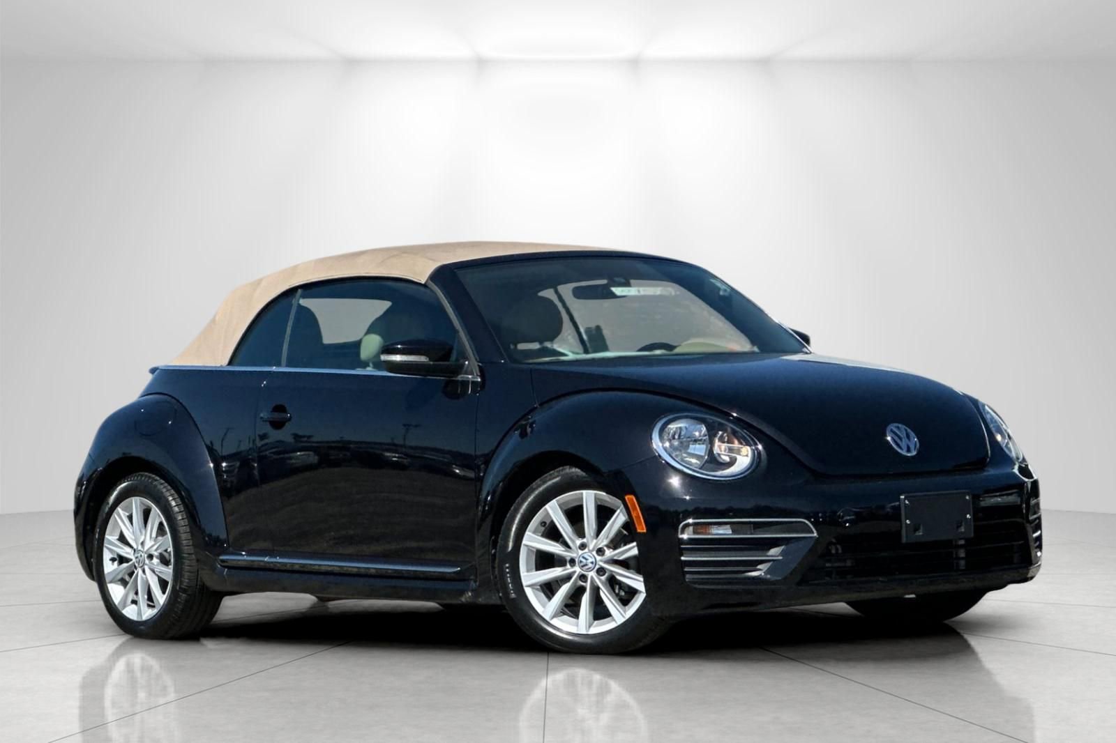 Used 2018 Volkswagen Beetle 2.0T S w/ Style & Comfort Package FWD image 1