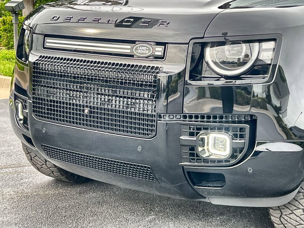 New 2026 Land Rover Defender 110 X AWD/4WD image 9